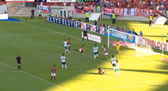 GOLAAAAAAÇO DO MENGÃO! Diego manda de bicicleta e amplia a vantagem