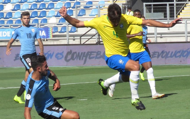 Lincoln marca, Thuler faz pênalti, e seleção sub-20 se complica no Sul-Americano ao perder para o Uruguai