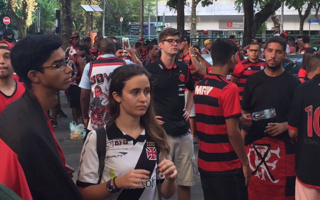 Não é só futebol: diferentes torcidas do Rio se unem a rubro-negros em homenagens às vítimas de tragédia