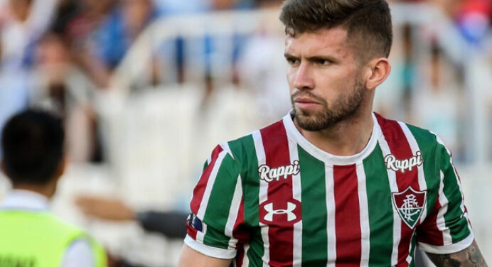Jornal espanhol garante acerto do Grêmio com Caio Henrique, lateral sondado pelo Flamengo
