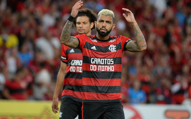 Arão comemora fase de Gabriel Barbosa e ressalta importância do atacante em campo