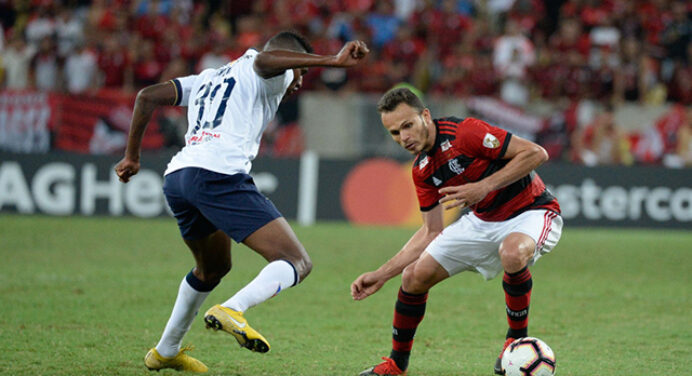 Renê comemora atuação contra LDU e diz: “Foi um dos meus melhores jogos”