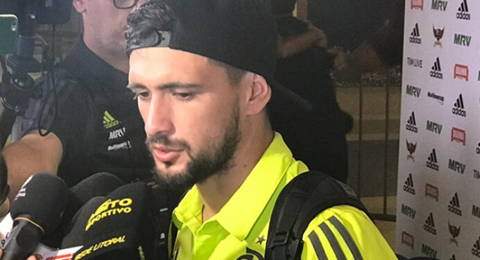 Arrascaeta revela motivo de ir do aeroporto para o jogo contra o Flu: “Estou muito orgulhoso”