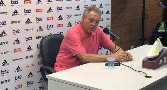 Abel valoriza vitória e fala sobre mudanças de posições no ataque: “Tenho que ir pela minha cabeça”