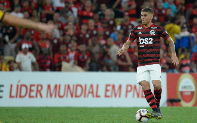 Cuéllar esconde escalação do Flamengo para semifinal contra o Flu: “Todos estão à disposição”