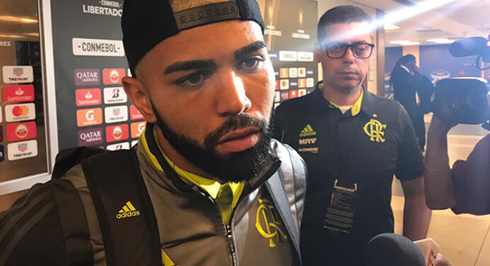 Gabigol explica lance da expulsão e minimiza derrota em casa: “Libertadores é assim”