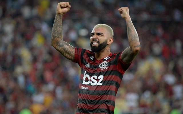 Custou uma fortuna aos cofres do Flamengo e agora pode causar a
