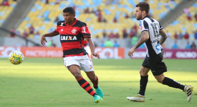 Márcio Araújo fala sobre reencontro com o Flamengo: “Sempre bom rever o Flamengo. Me sinto muito feliz.”
