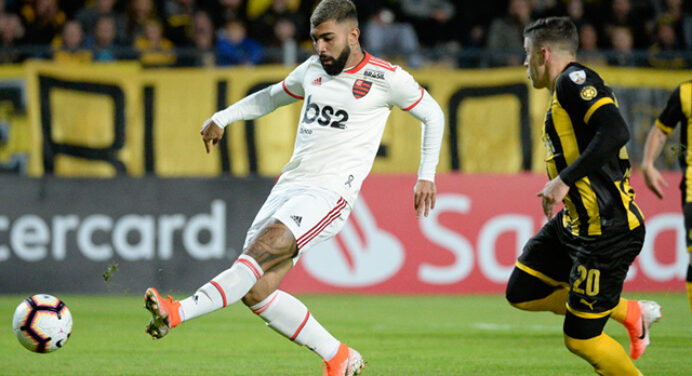 Ricardinho pede Gabigol de centroavante e critica equipe: “Falta o Flamengo saber ganhar”
