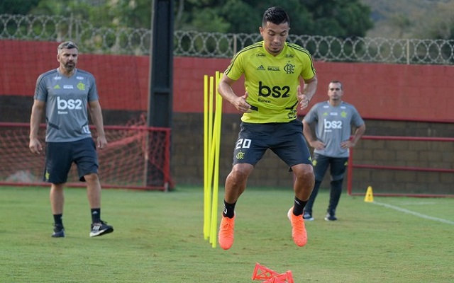 A caminho do Santos, Uribe publica mensagem de despedida e agradecimento ao Flamengo