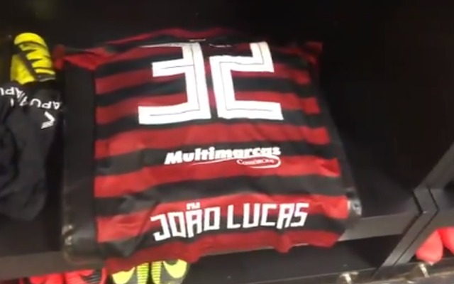Relacionado, lateral-direito João Lucas pode ficar no banco para duelo Flamengo x Corinthians