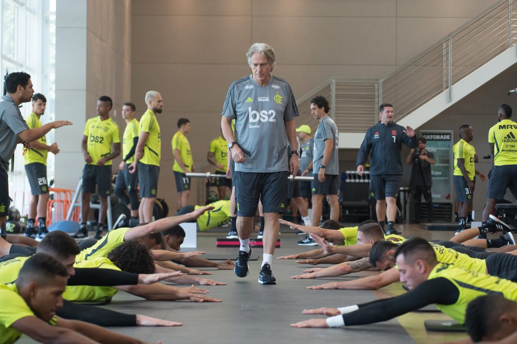 Atento e didático, Jorge Jesus implementa novo método de trabalho no Flamengo