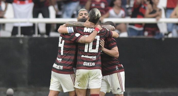 Com dois gols de Gabriel, Flamengo bate o Fortaleza e sobe para a segunda colocação do Brasileiro