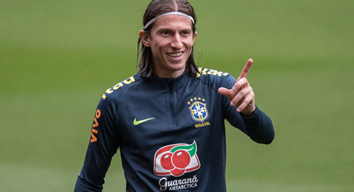 Jornalistas evidenciam força financeira do Flamengo em contratação de Filipe Luís