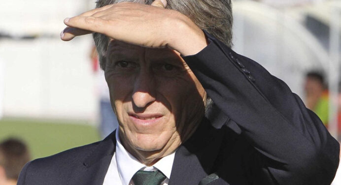 Em Portugal, Jorge Jesus vira a madrugada para ver jogo do Flamengo