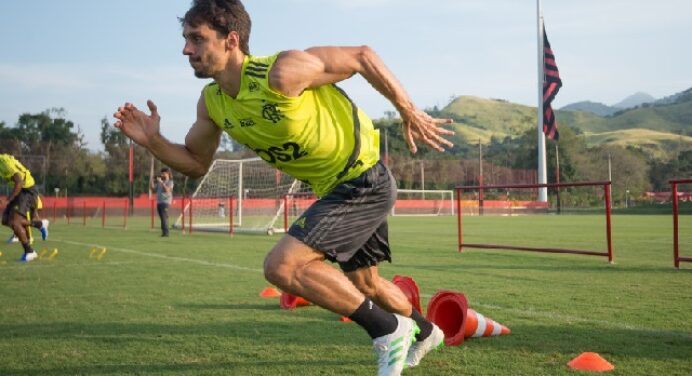 Rodrigo Caio destaca exigência de Jesus com o sistema defensivo: “É fundamental, a base da equipe”