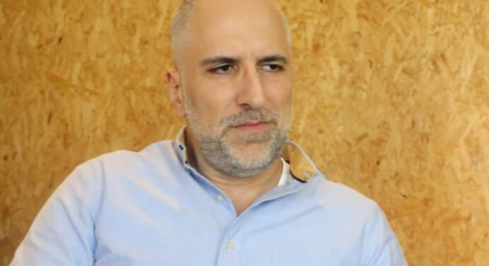 “Fico triste quando leio que o clube está virando cabide de emprego”, diz Antonio Tabet