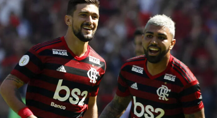 Gabigol e Arrascaeta lideram ranking por Bola de Ouro do Brasileirão