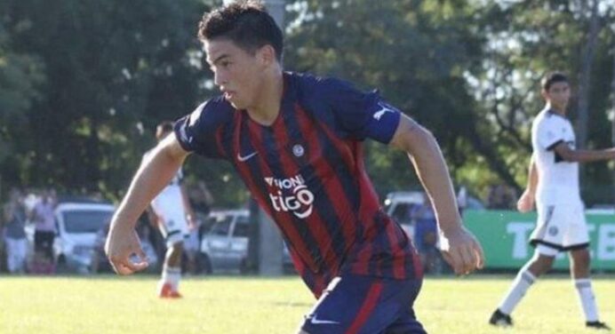 Flamengo monitora atacante de 15 anos do Cerro Porteño; atleta já atua entre profissionais