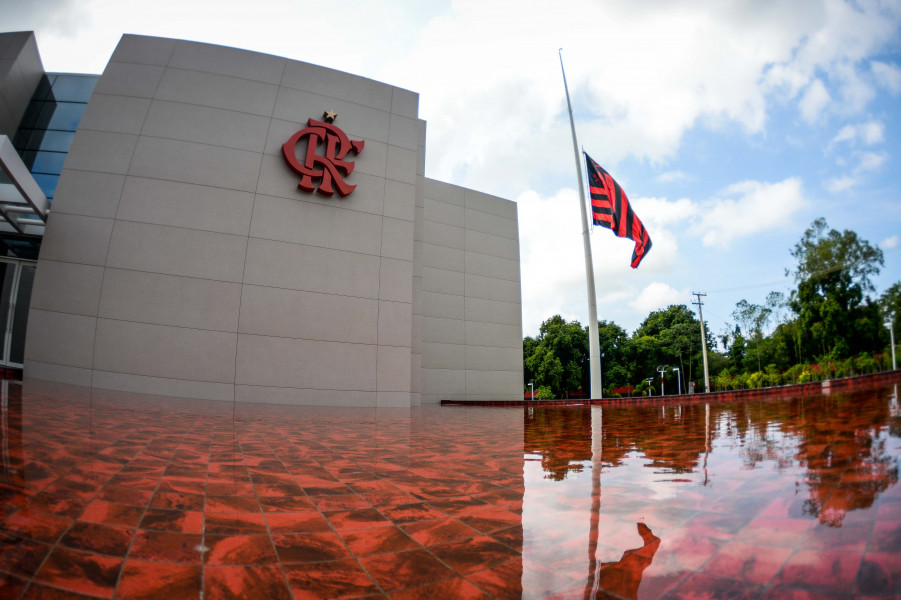 Flamengo anuncia suspensão dos treinos do futebol profissional e base até a próxima segunda