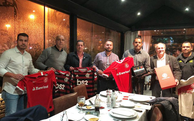 Dirigentes de Flamengo e Internacional promovem encontro antes de partida decisiva na Libertadores