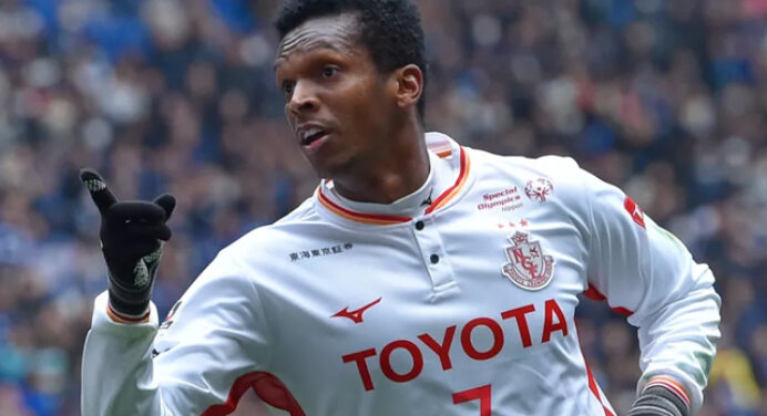 Jornalista revela que Flamengo tentou a contratação de Jô, ex-Corinthians, antes de Balotelli