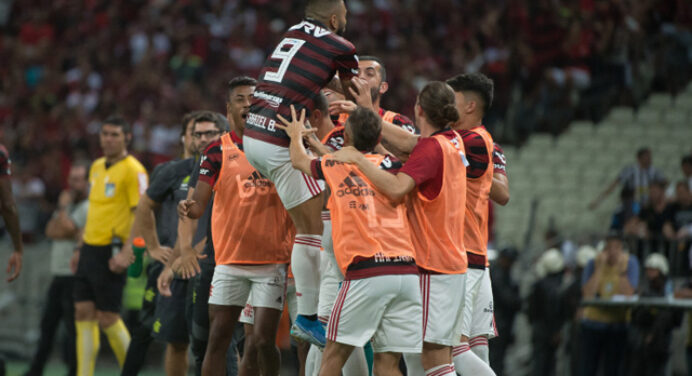 Após goleada sobre o Ceará, Flamengo assume liderança do Brasileirão e dá lucro aos apostadores