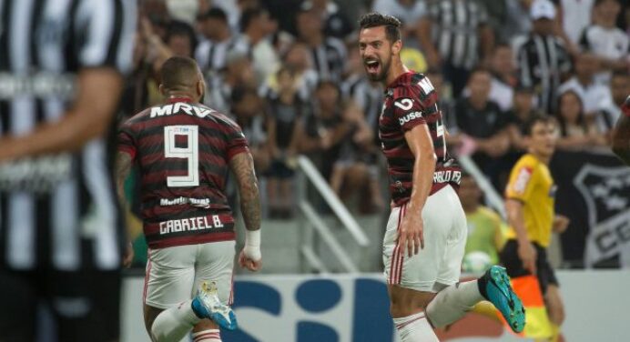 Zagueiro espanhol elogia elenco e exalta importância do primeiro gol pelo Flamengo