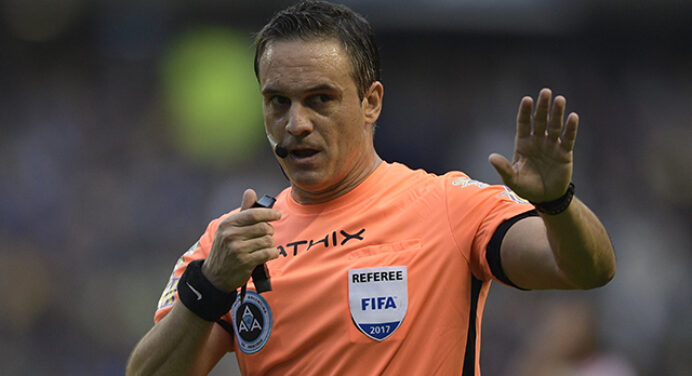 Árbitro argentino apita jogo de volta entre Inter e Flamengo, pelas quartas da Libertadores
