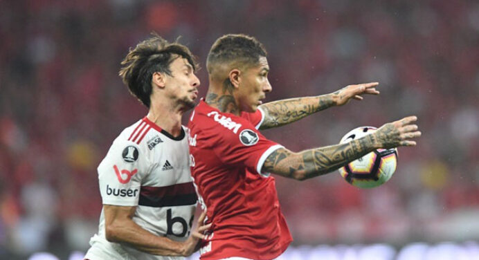 Procura-se: Guerrero não participou de nenhuma grande chance de gol em 180 minutos contra o Flamengo