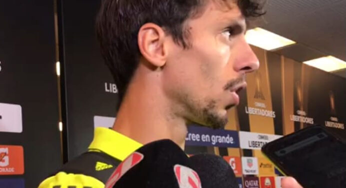 Rodrigo Caio aponta méritos na vitória do Flamengo: “Jogamos um futebol ofensivo”