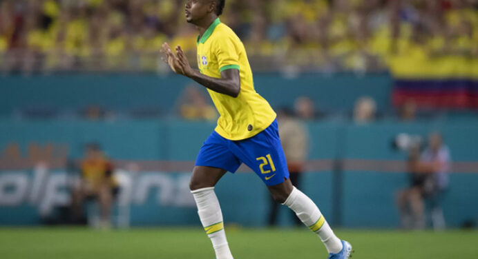 Flamengo pode perder até seis jogadores do profissional para seleções