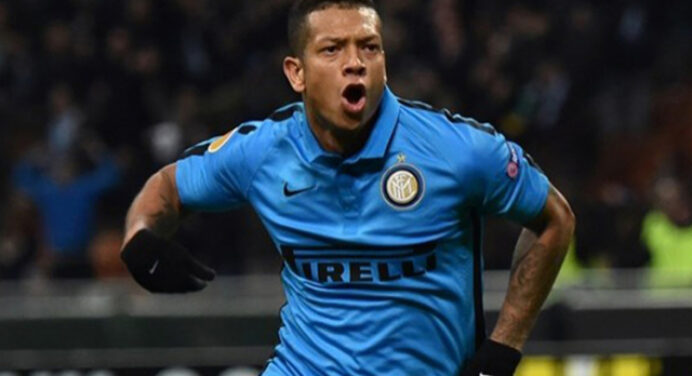 ESQUENTOU: Flamengo avança em negociação com volante Fredy Guarín, revela portal