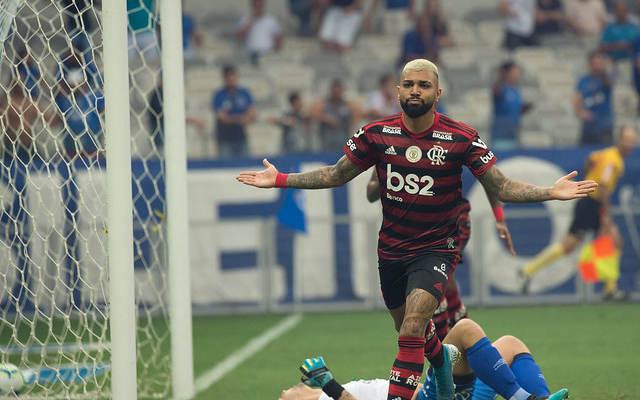 Vexame: Cruzeiro toma gol nos últimos minutos e jogo vira batalha campal