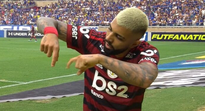 Gabigol manda resposta para Romário após publicação do ‘Baixinho’