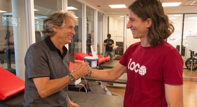 Filipe Luís aponta “detalhes diferentes” nas instruções de Jorge Jesus, mas crê em evolução gradual