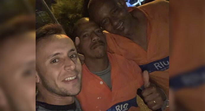 “Máximo respeito”: Rafinha publica selfie com garis e valoriza trabalho dos profissionais