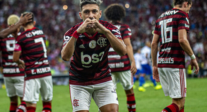 Arrascaeta participou de mais gols do que disputou jogos no Brasileirão 2019