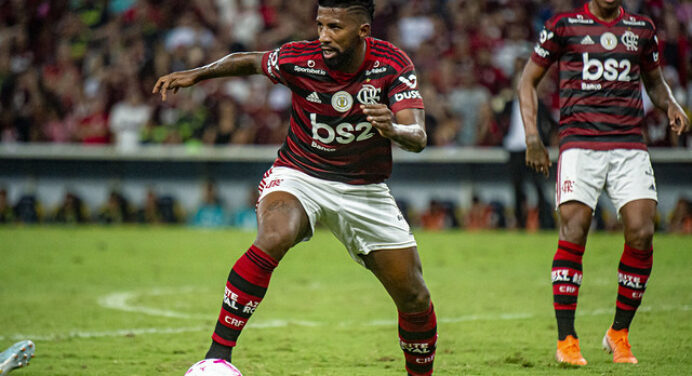 Muricy sai em defesa de Rodinei: “Passou por muita cobrança no Flamengo, por isso foi criticado”