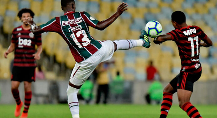 Zagueiro do Fluminense mira vitória sobre o Flamengo: “Envolver o adversário para sair com os três pontos”