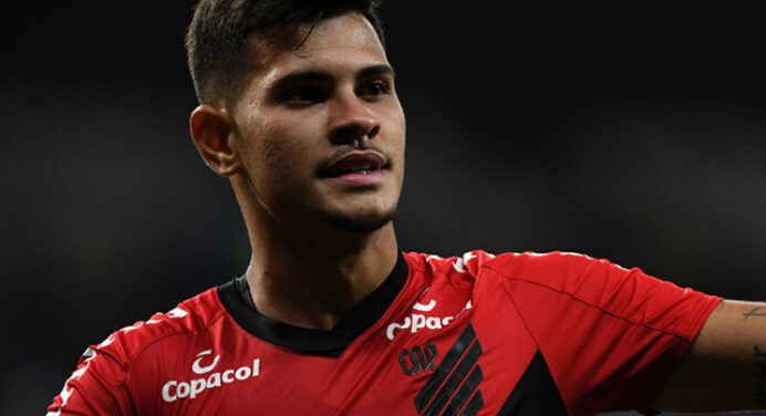 Organizado por Zico, Jogo das Estrelas contará com jogadores sondados pelo Flamengo