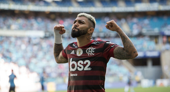 Com gol e expulsão de Gabigol, Flamengo bate o Grêmio e encurta caminho para o título brasileiro