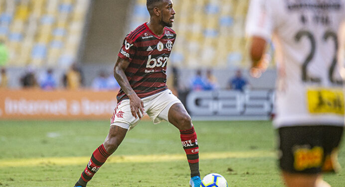 Zinho se surpreende com atuações de Gerson no Flamengo e elogia: “Faz a diferença”