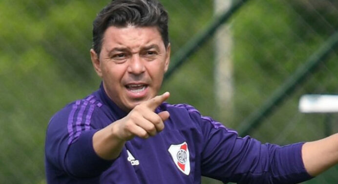 De olho no rival: Gallardo testa formação com três zagueiros em treino do River para final da Libertadores