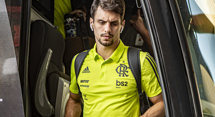 Barcelona deseja contratação de Rodrigo Caio; clubes da Inglaterra e Itália sondam o jogador