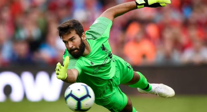 Alisson define meta para possível duelo com Flamengo: “Fazer de tudo para que não tenha gol do Gabigol”