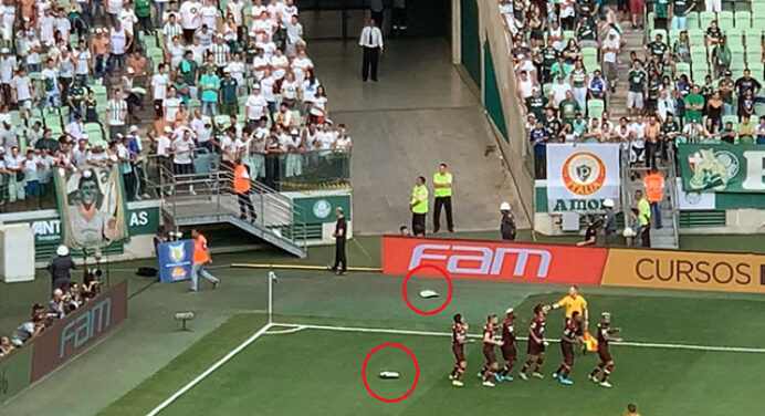 STJD absolve Palmeiras por arremesso de cadeiras no campo durante jogo contra o Flamengo
