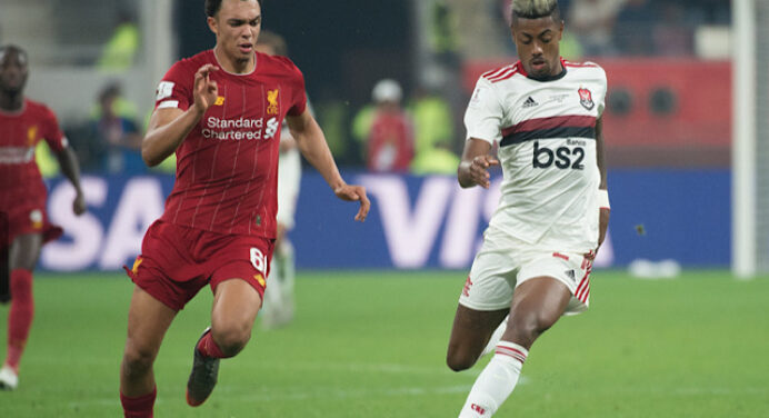 Galvão destaca campanha do Liverpool na Premier League e pondera: “O Fla poderia até brigar pelo título”
