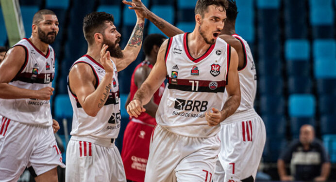 Flamengo bate o Instituto de Córdoba e garante primeira colocação de seu grupo na Champions League Americas