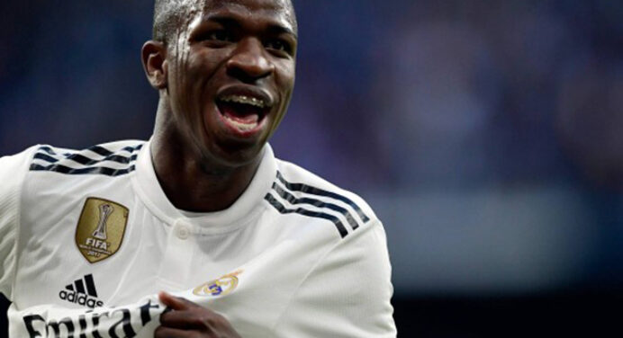 Rubro-negros rasgam elogios a Vinicius Jr. após atacante brilhar em vitória do Real Madrid